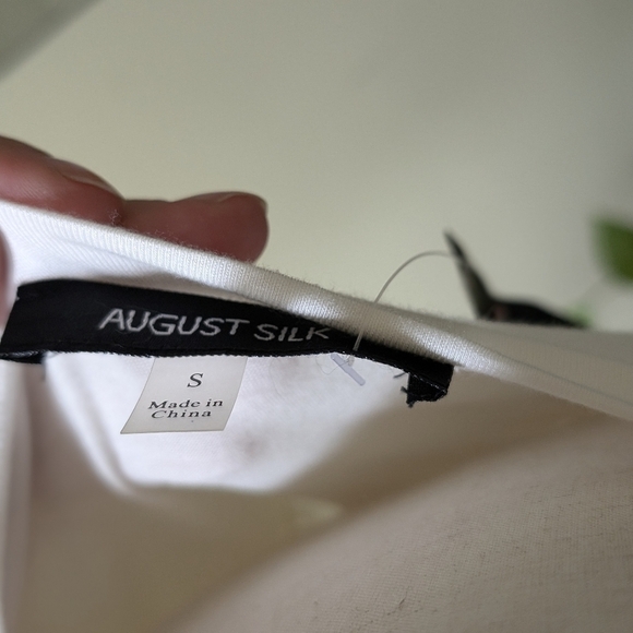 August Silk Women's Size Small White Short Sleeve Pleated Back Crew Neck Top - Picture 7 of 9